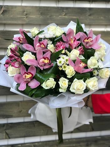 Букет цветов из: Розы и Хризантемы в Егорьевске