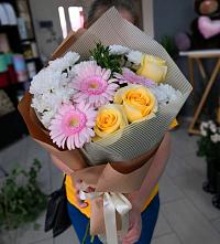 Букет цветов из:  Герберы, Розы и Хризантемы в Егорьевске