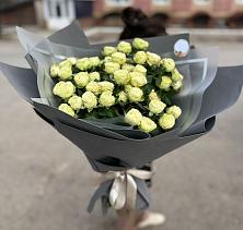 Букет Белые кустовые розы Солинеро в Егорьевске